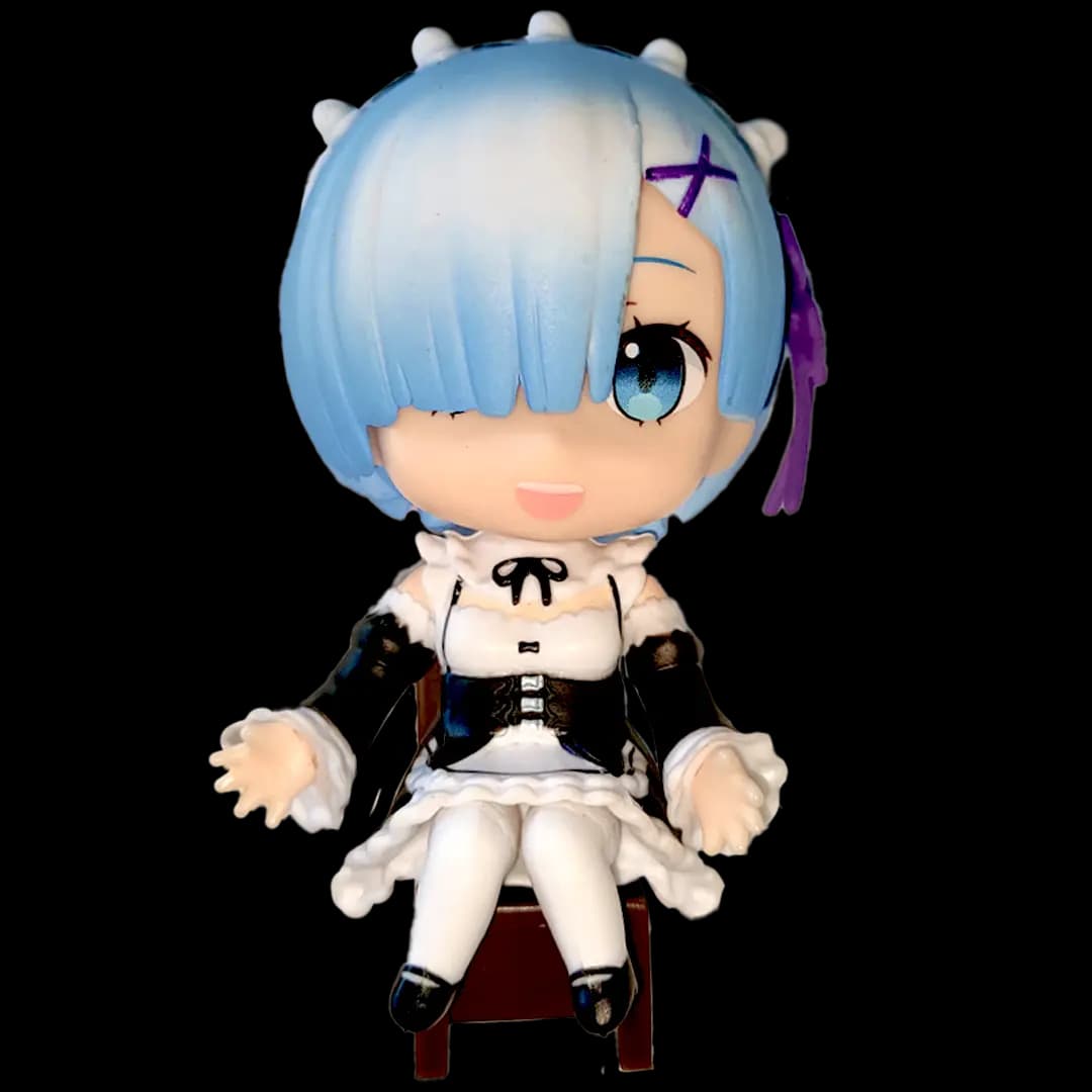 Figura Rem Sentada (Re:Zero) | PVC | 9 cm